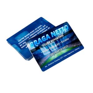 Cartão de Visita PVC 0,3mm Branco 9x5cm 4x0 Brilho/Verniz UV Total Frente Cantos Arredondados 
