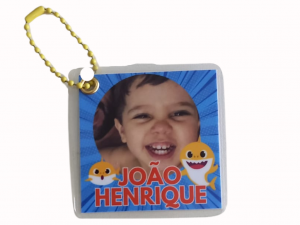 Chaveiro de Identificação Escolar Fotografico 5,5x5,5 cm 4x4 Plástificado Corte Reto Cantos Arredondadas